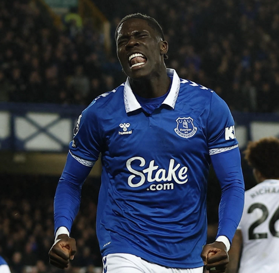 奥纳纳访谈:门将心态与职业生涯的深度剖析