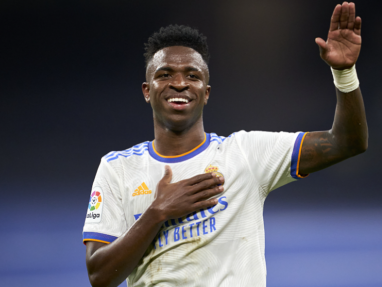 维尼修斯:金球遗珠后的赛场浮沉与自我重塑