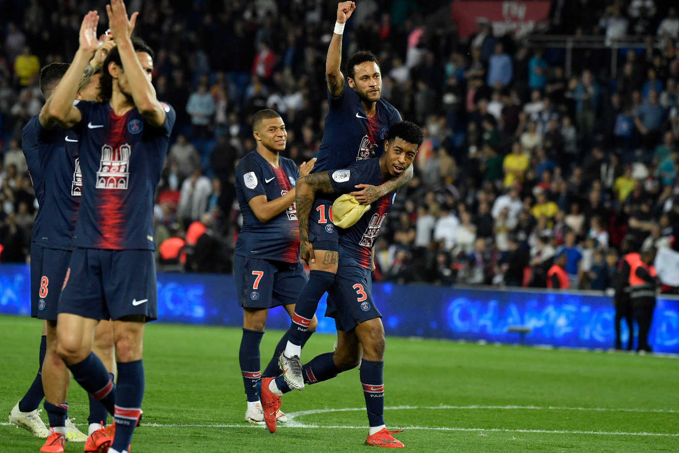 <a href='https://byqcxy.com/news/tag/1124.html' style='color: blue;'>巴黎圣日耳曼</a>:欧冠赛场青春风暴席卷欧洲