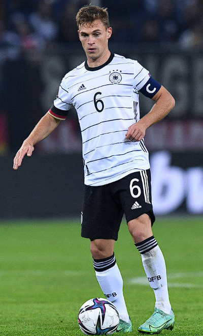 基米希评拜仁胜勒沃库森:上半场佳,下半场纪律待提升