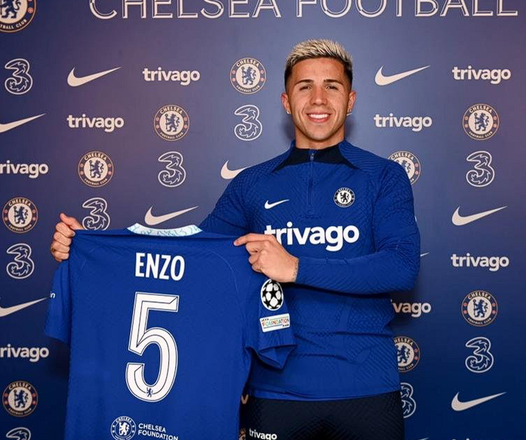 2025 - 26赛季英超第10轮:切尔西力克热刺,恩佐社交