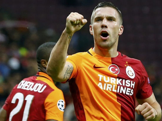 青春风暴鏖战铁血防线,阿贾克斯主场争胜