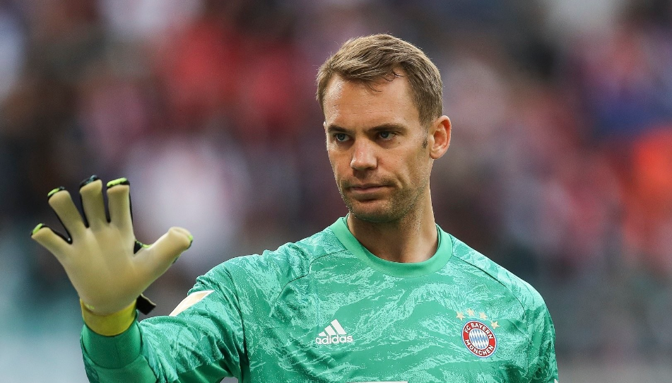 诺伊尔欧冠表现惊艳，长传数据创赛季之最