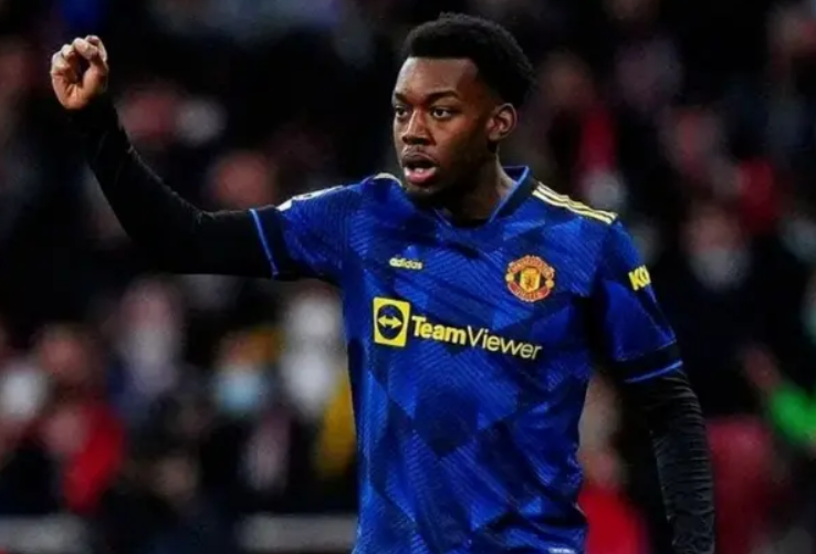 伊兰加转会纽卡后的表现落差:从森林闪耀到圣<a href='https://www.www.weixin.byqcxy.com/news/tag/447.html' style='color: blue;'>詹姆斯</a>公园的黯淡