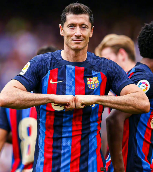 <a href='https://www.www.weixin.byqcxy.com/news/tag/284.html' style='color: blue;'>西甲</a>激战巴萨客场告捷,莱万帽子戏法后畅谈赛后心得