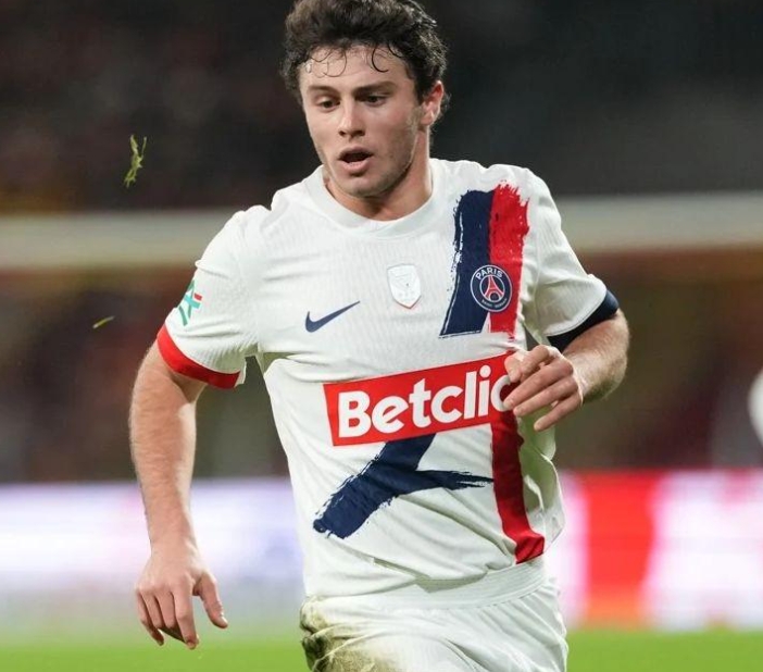 法甲激战:巴黎客胜里昂,内维斯伤停补时建功谈赛后感想