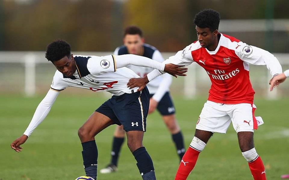 阿贾克斯欧冠悲歌：从巅峰到深渊的坠落