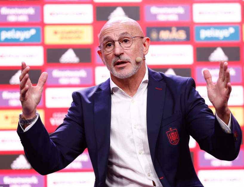 西班牙<a href='https://byqcxy.com/news/tag/1253.html' style='color: blue;'>世预赛</a>平局后,德拉富恩特多维剖析赛事与展望未来