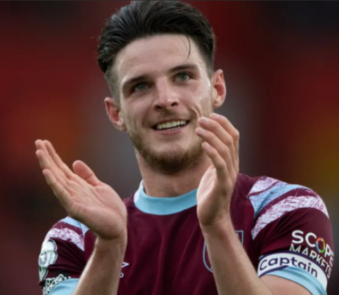 加里·内维尔盛赞阿森纳中场赖斯:不可替代的球队核心